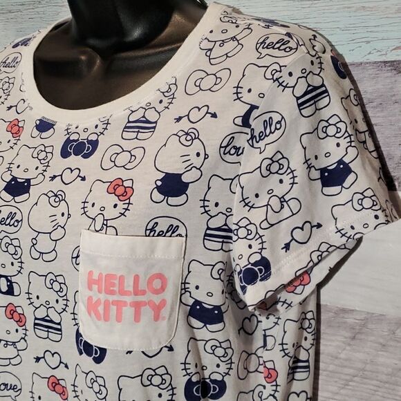 Hello Kitty Sanrio Tossed Super Soft Sleep Top Tee Shirt Sz M 723 - Picture 1 of 8